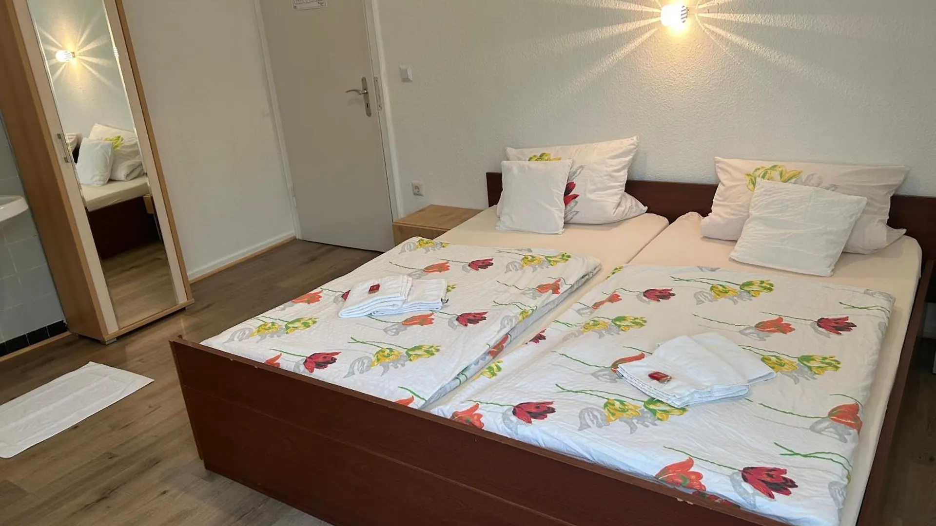 Hotel Haus Schwan Koeln Germany